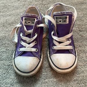 *CONVERSE* Purple toddler size 9